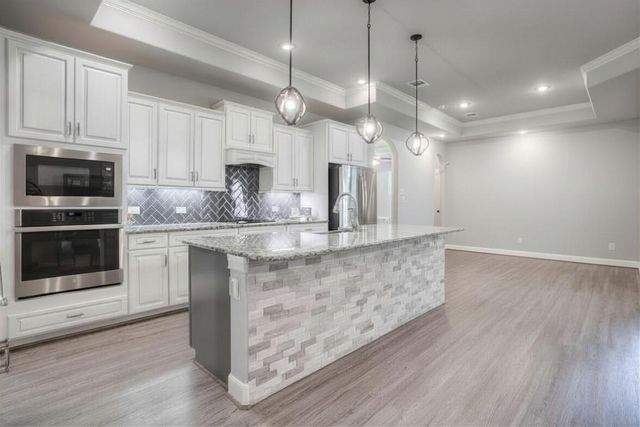 5757 Lakeside Villas Court, Conroe, TX 77304