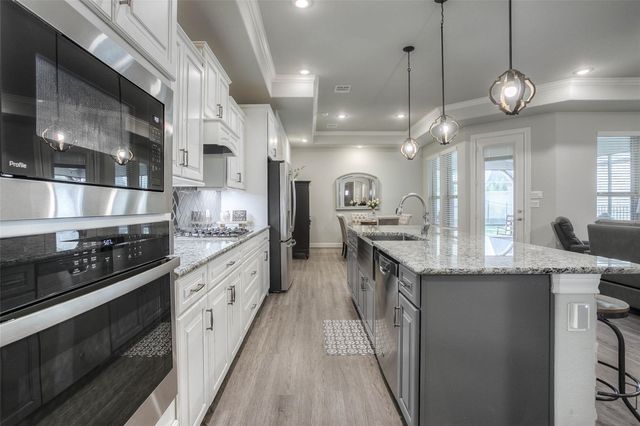 5757 Lakeside Villas Court, Conroe, TX 77304