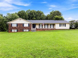 2405 Post Oak Tritt Road, Marietta, GA 30062