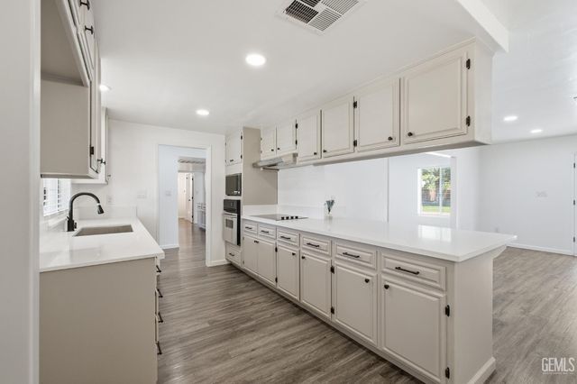 11108 Aimee Way, Bakersfield, CA 93312
