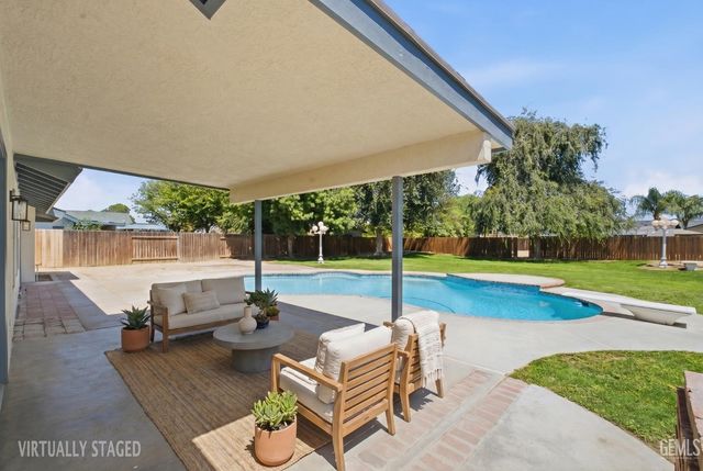 11108 Aimee Way, Bakersfield, CA 93312
