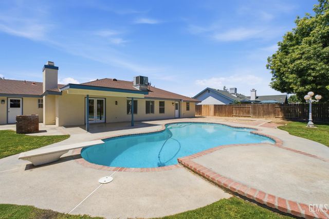 11108 Aimee Way, Bakersfield, CA 93312
