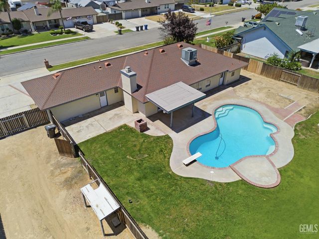 11108 Aimee Way, Bakersfield, CA 93312