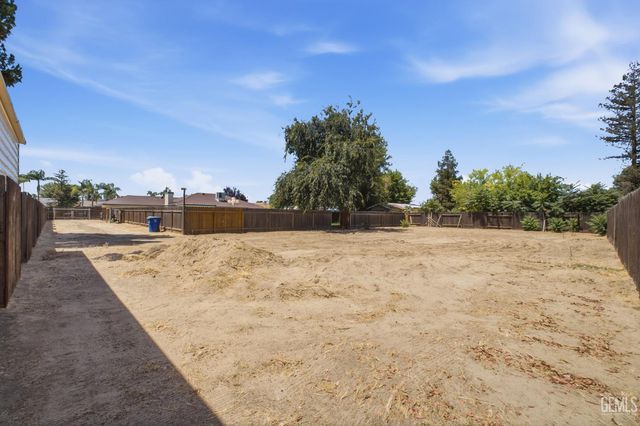 11108 Aimee Way, Bakersfield, CA 93312