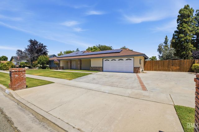 11108 Aimee Way, Bakersfield, CA 93312