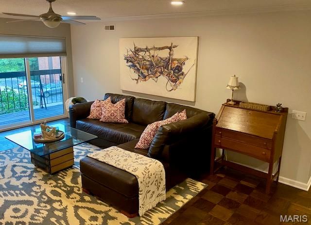 572 Coeur De Royale Drive 301, Creve Coeur, MO 63141
