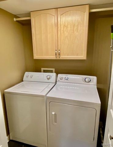 572 Coeur De Royale Drive 301, Creve Coeur, MO 63141