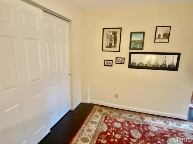 572 Coeur De Royale Drive 301, Creve Coeur, MO 63141