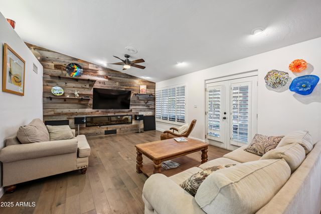 2032 E EUCLID Avenue, Phoenix, AZ 85042