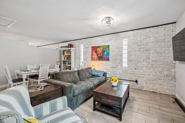 2032 E EUCLID Avenue, Phoenix, AZ 85042