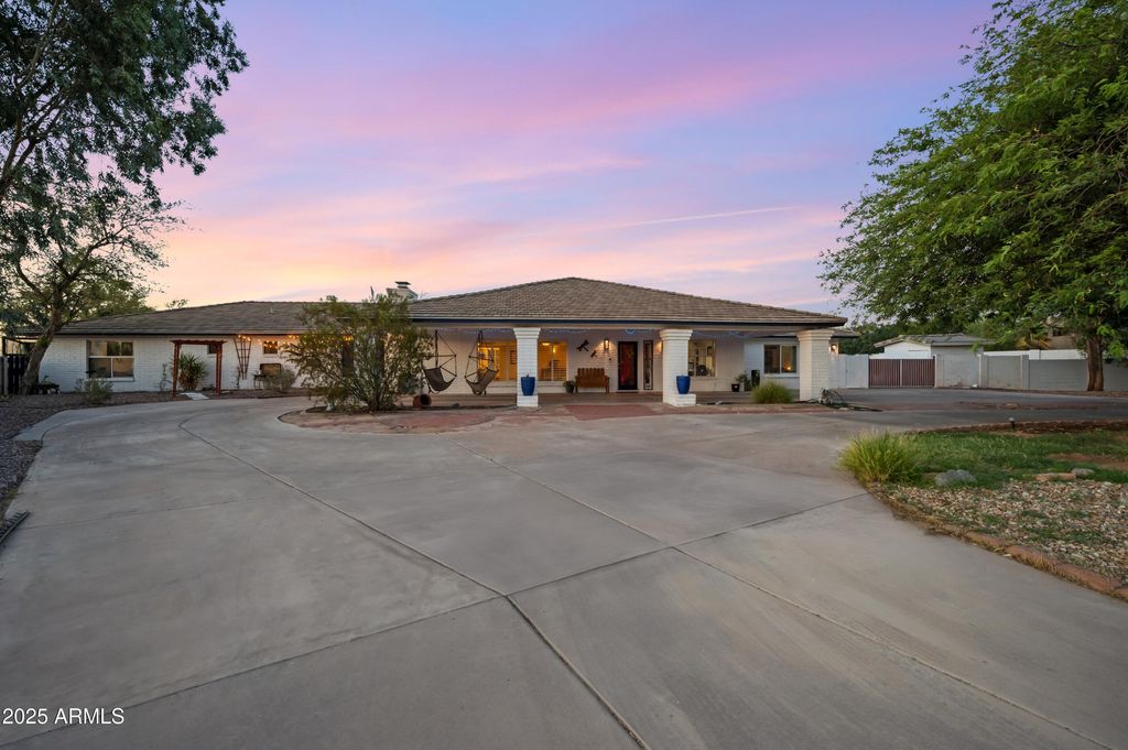 2032 E EUCLID Avenue, Phoenix, AZ 85042