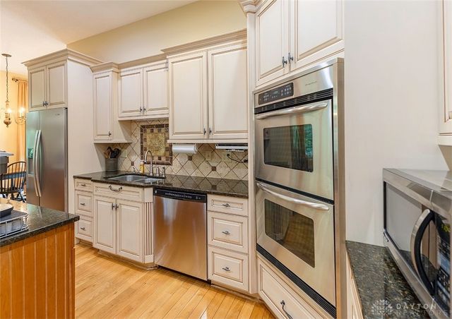 15 Aspen Woods Drive, Springboro, OH 45066