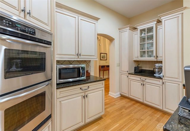15 Aspen Woods Drive, Springboro, OH 45066