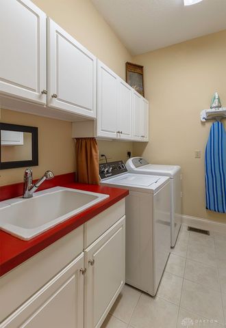 15 Aspen Woods Drive, Springboro, OH 45066