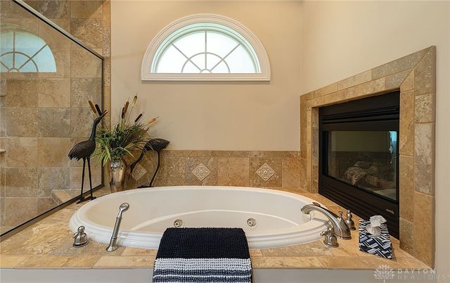 15 Aspen Woods Drive, Springboro, OH 45066