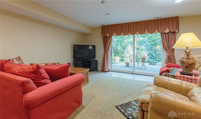 15 Aspen Woods Drive, Springboro, OH 45066