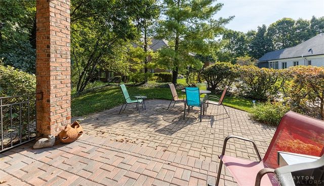 15 Aspen Woods Drive, Springboro, OH 45066