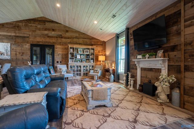 2510 Dean Road NE, Fort Payne, AL 35967