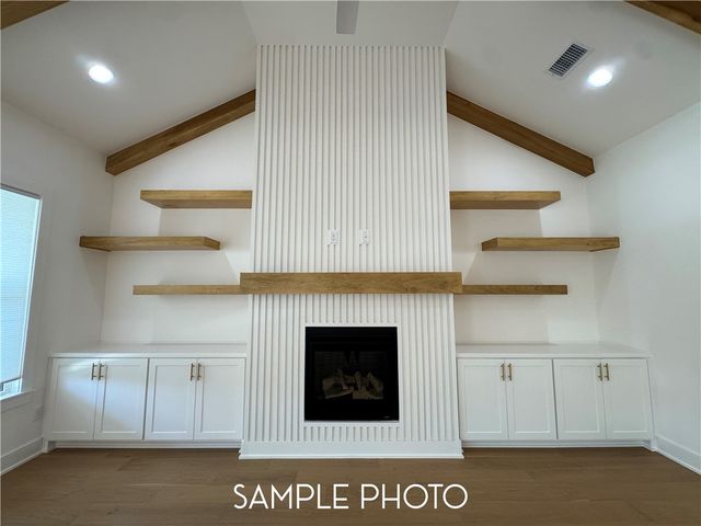 6013 S 41st Street, Rogers, AR 72758