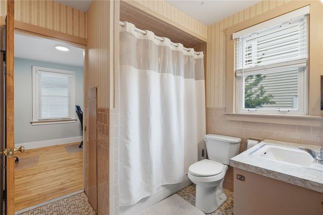 16 Beechcrest Street, Warwick, RI 02888