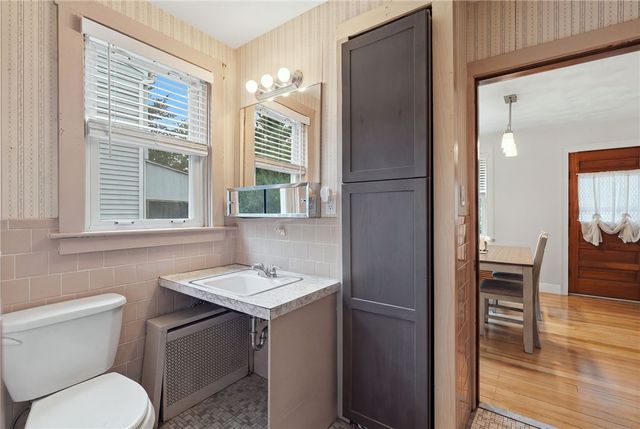 16 Beechcrest Street, Warwick, RI 02888