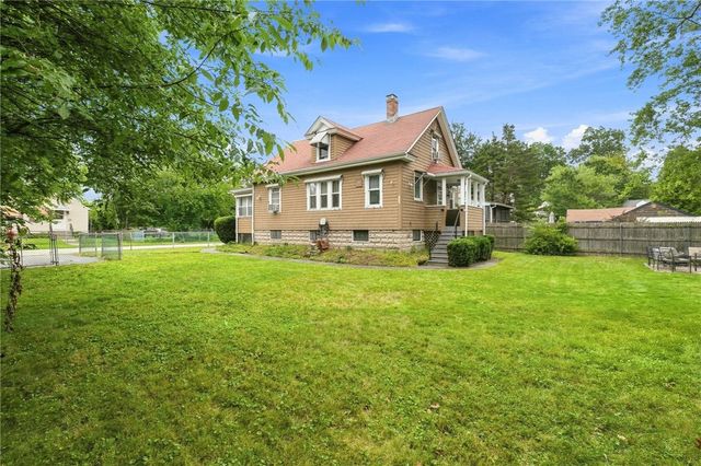 16 Beechcrest Street, Warwick, RI 02888
