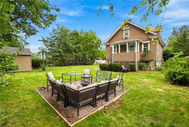 16 Beechcrest Street, Warwick, RI 02888