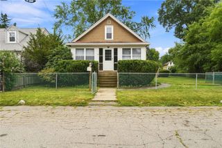 16 Beechcrest Street, Warwick, RI 02888