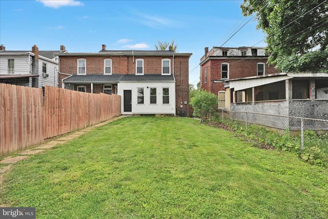 14 N 6TH, Denver, PA 17517