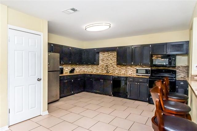 5012 Cottage Hill Road, Mobile, AL 36609