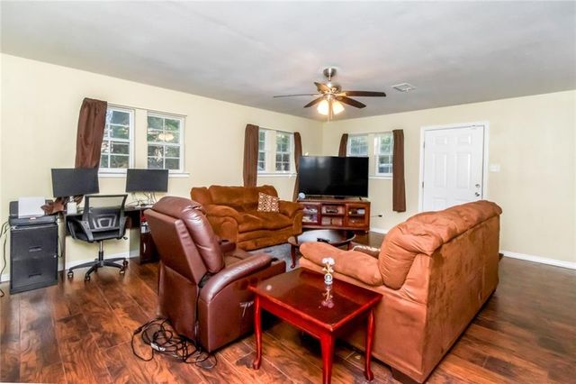 5012 Cottage Hill Road, Mobile, AL 36609