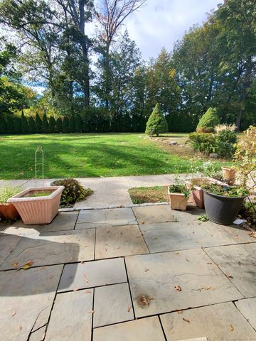 421 Sylvan Knoll Road, Stamford, CT 06902