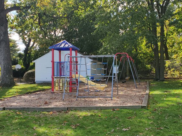 421 Sylvan Knoll Road, Stamford, CT 06902