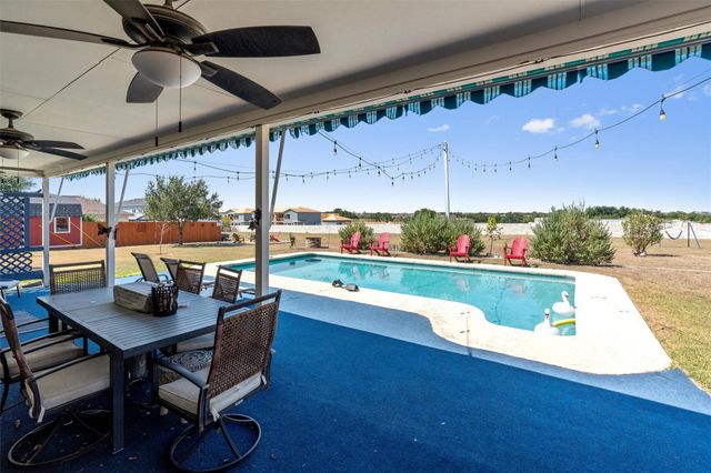 8000 County Road 110 RD, Round Rock, TX 78665