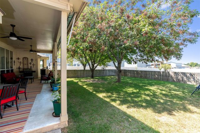 8000 County Road 110 RD, Round Rock, TX 78665