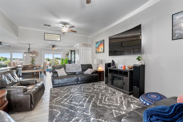 8000 County Road 110 RD, Round Rock, TX 78665