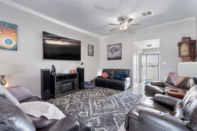 8000 County Road 110 RD, Round Rock, TX 78665