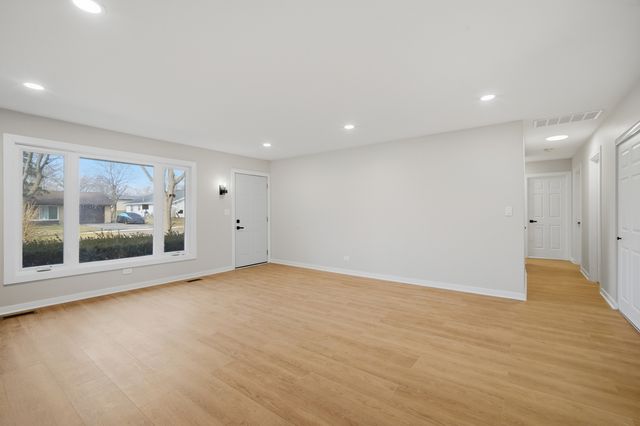 7873 Asbury Circle, Hanover Park, IL 60133