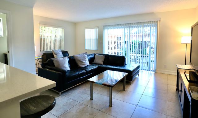 1701 SW 24th Street 1-2, Fort Lauderdale, FL 33315