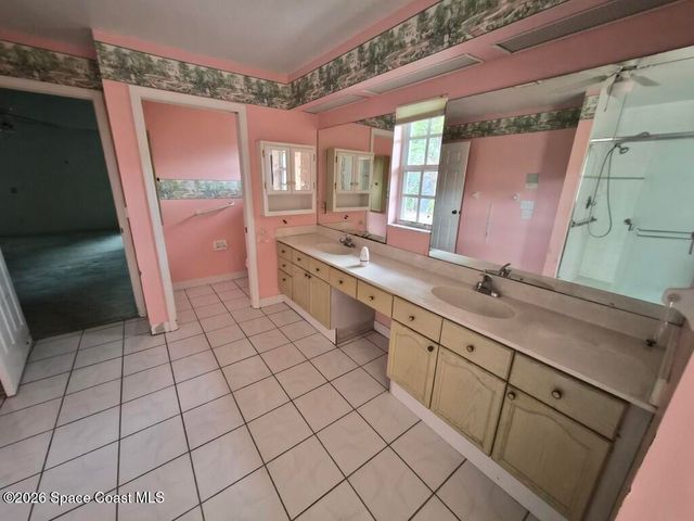 1470 Country Club Drive NE, Palm Bay, FL 32905