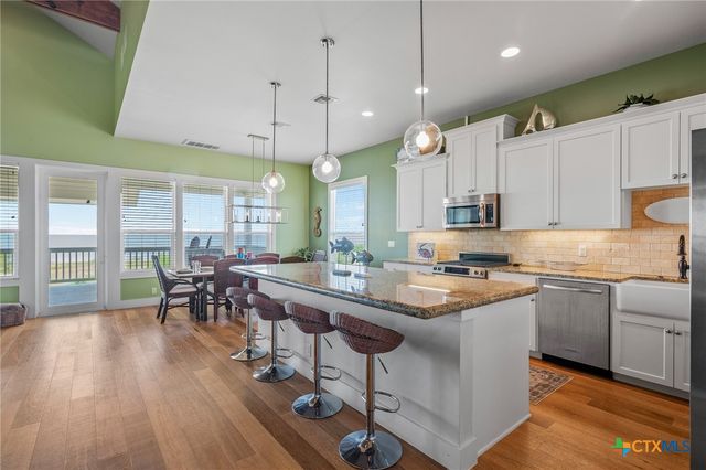 342 Bay Club Drive, Seadrift, TX 77983