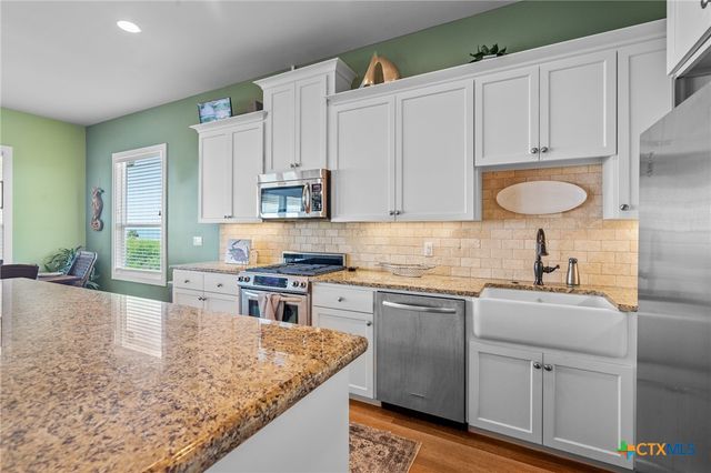 342 Bay Club Drive, Seadrift, TX 77983