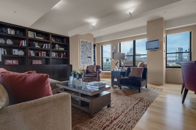 1166 Washington St 704-6, Boston, MA 02118