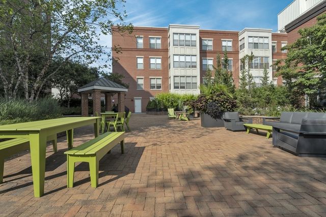 1166 Washington St 704-6, Boston, MA 02118