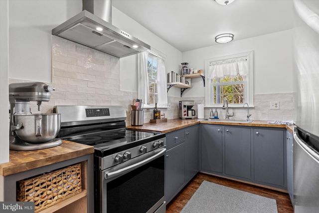 1001 FISHING CREEK VALLEY RD, Harrisburg, PA 17112