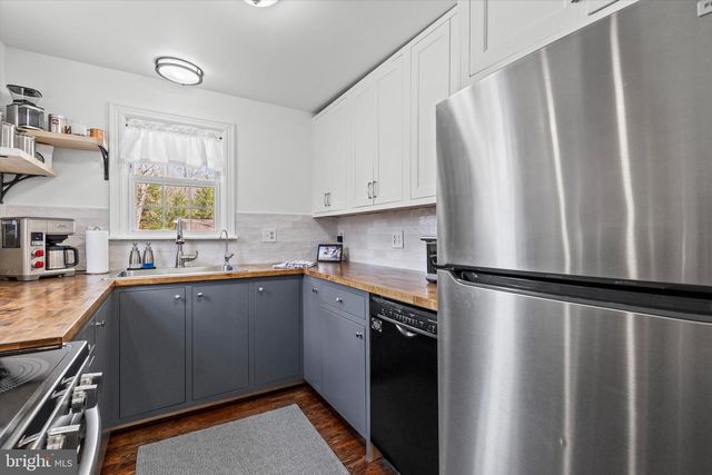 1001 FISHING CREEK VALLEY RD, Harrisburg, PA 17112