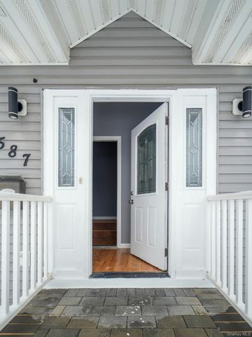 587 Miller Avenue, Freeport, NY 11520