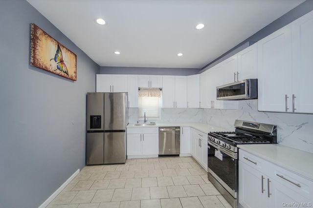 587 Miller Avenue, Freeport, NY 11520