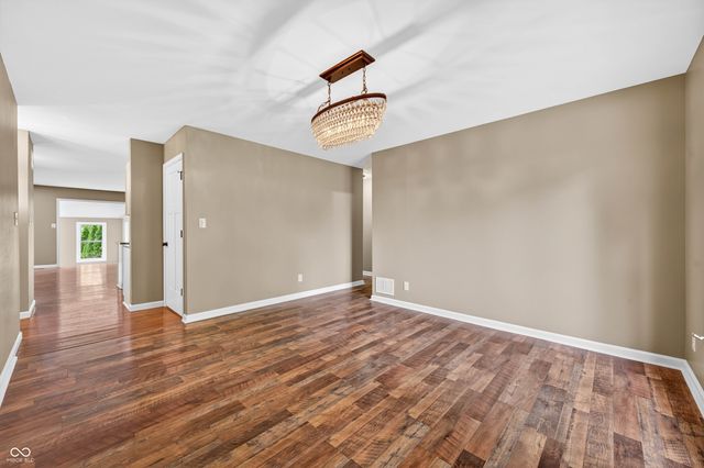1165 Cottonwood Drive, Columbus, IN 47203