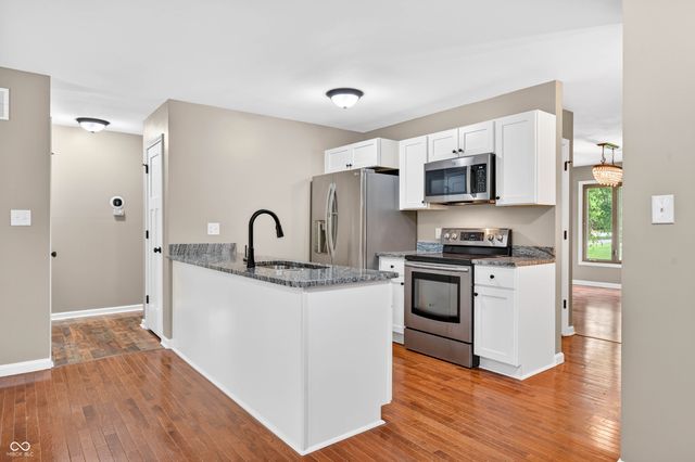 1165 Cottonwood Drive, Columbus, IN 47203